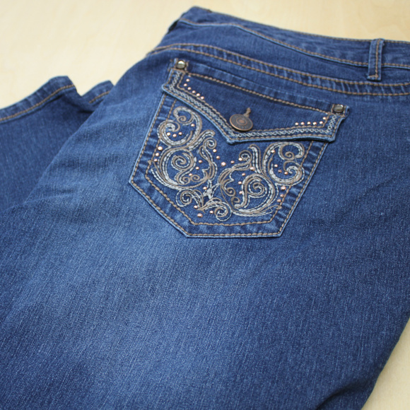 Hannah Denim - Hannah Woman's 16 Blue Jeans with Embelish Pockets Hannah Denim - Hannah Woman's 16 Blue Jeans with Embelish Pockets
